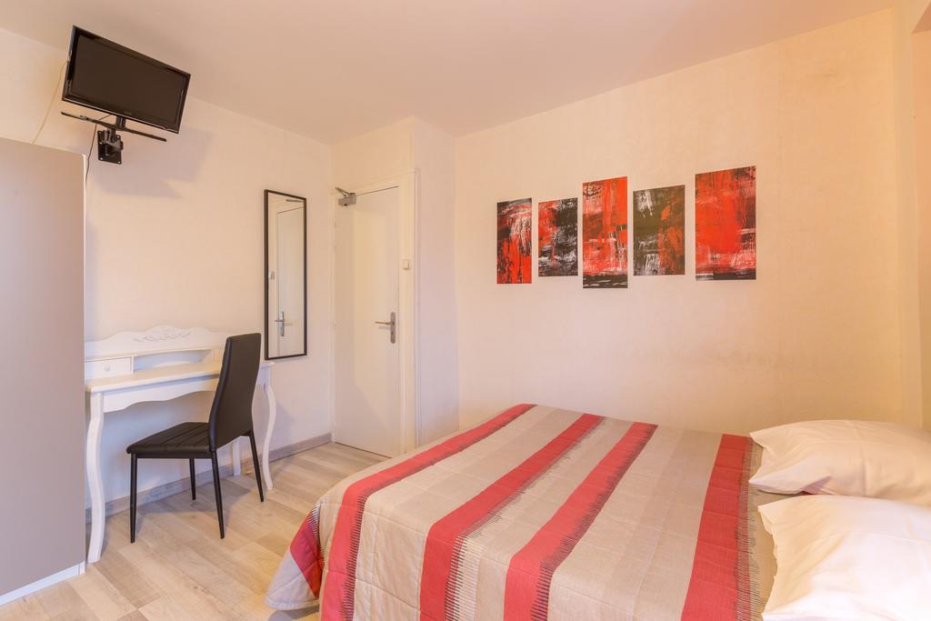 Alp'Hotel Voreppe Δωμάτιο φωτογραφία