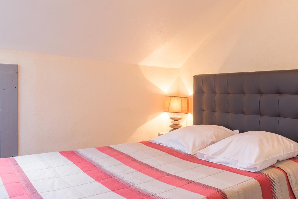 Alp'Hotel Voreppe Δωμάτιο φωτογραφία